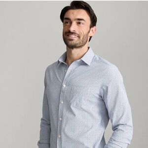 Untuckit wrinkle free performance button down with pocket. Large slim. NEW